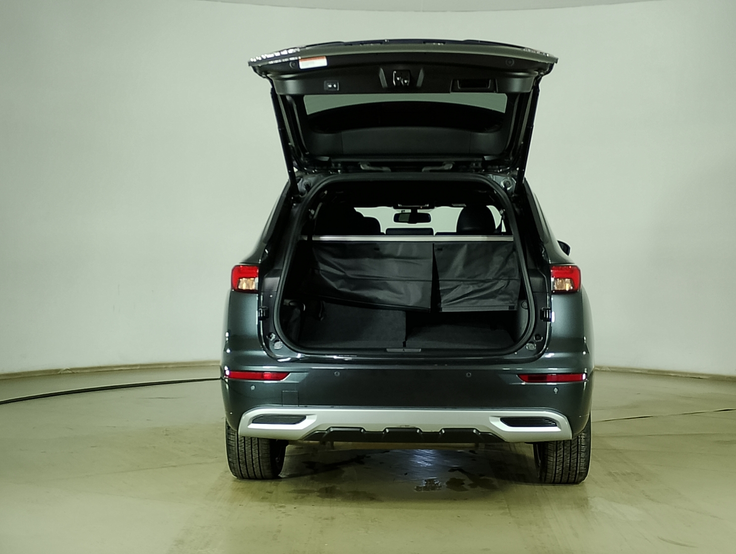 Mitsubishi Outlander — foto 6 de 16