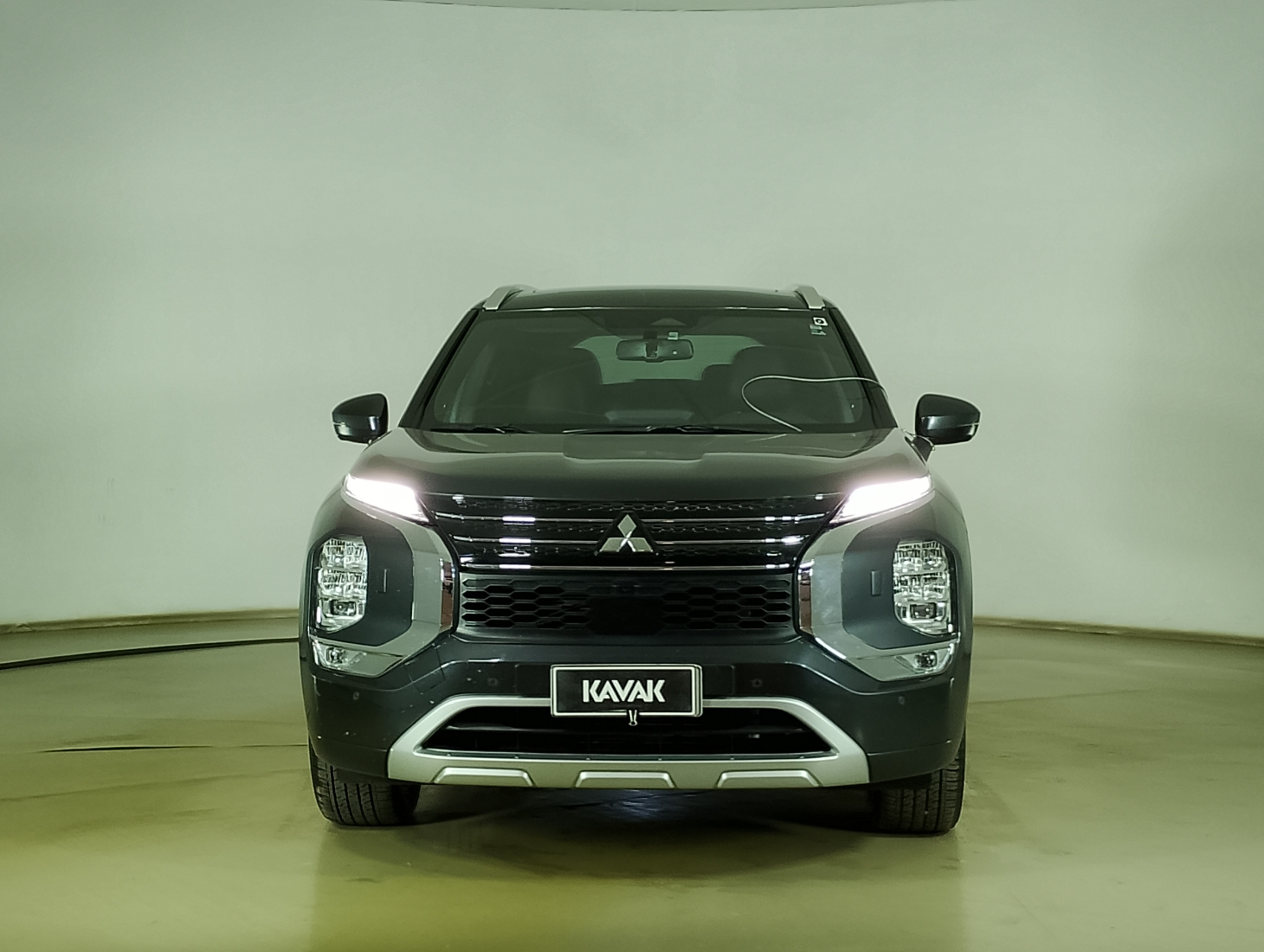 Mitsubishi Outlander — foto 2 de 16