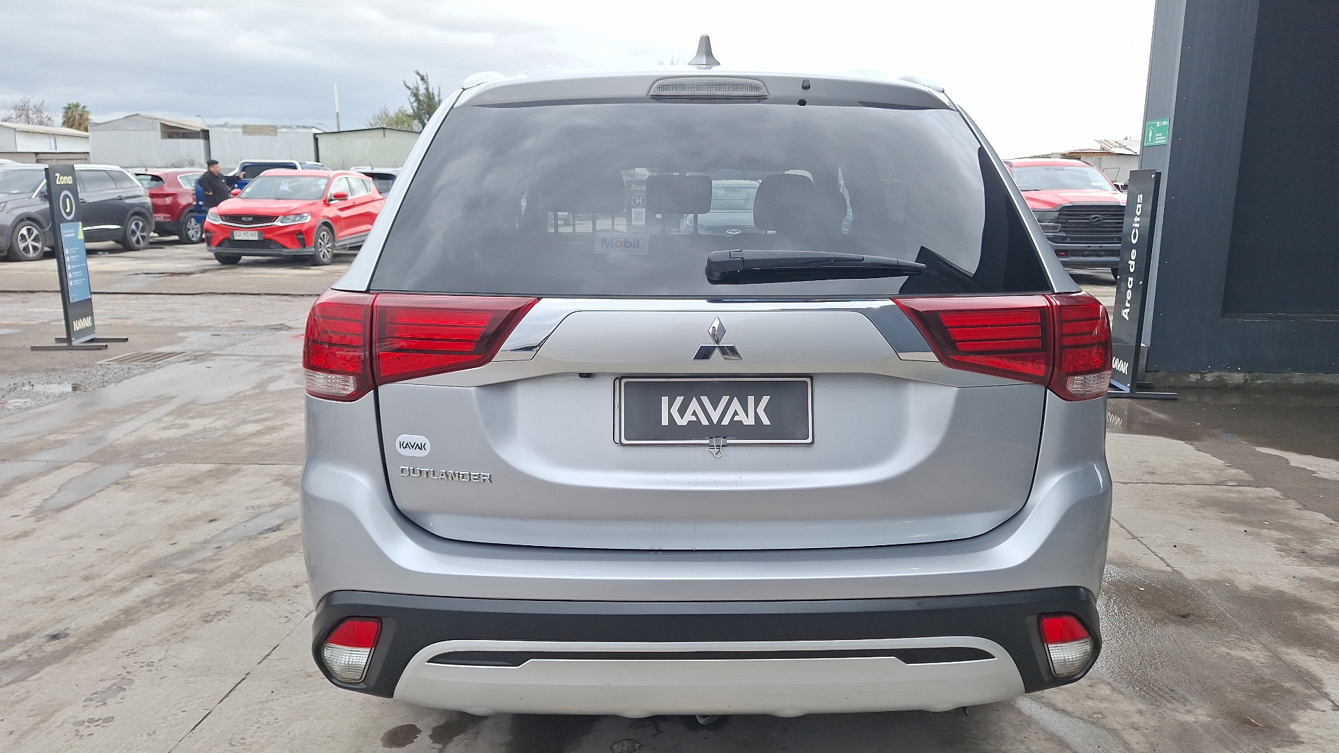 Mitsubishi Outlander — foto 3 de 15