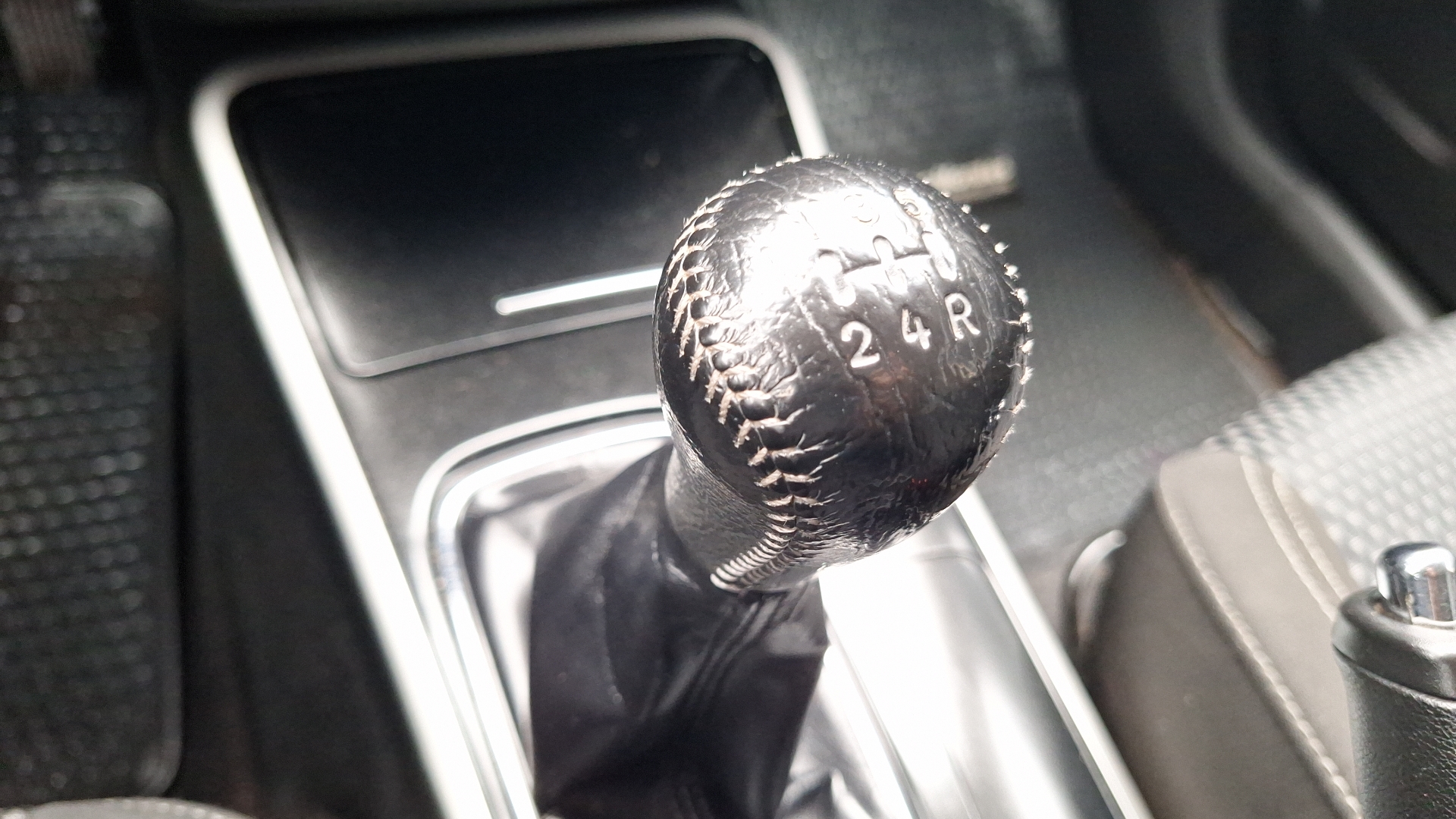 Mitsubishi Outlander — foto 11 de 15
