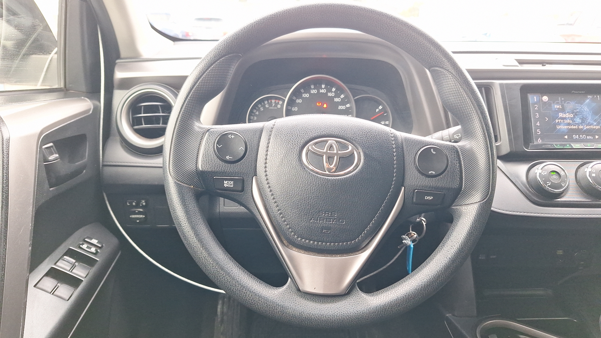 Toyota RAV4 — foto 8 de 15
