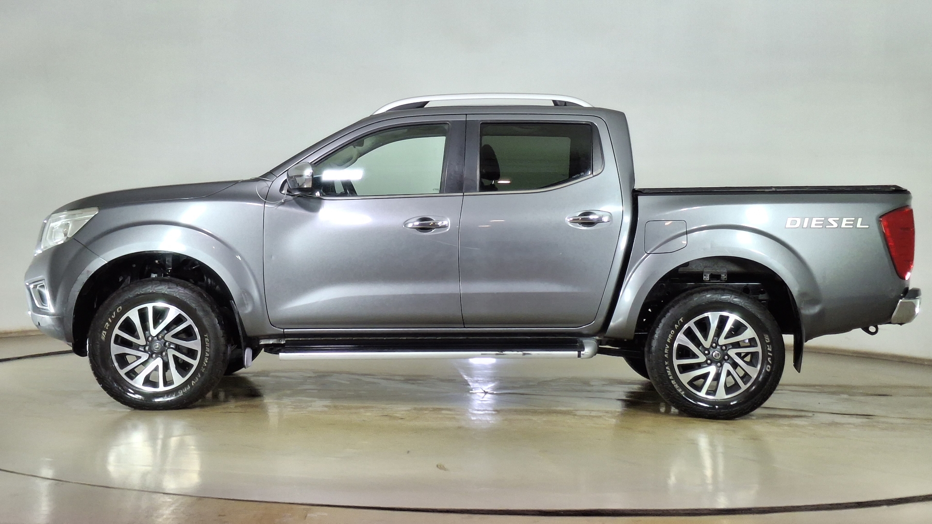 Nissan Np300 — foto 7 de 16
