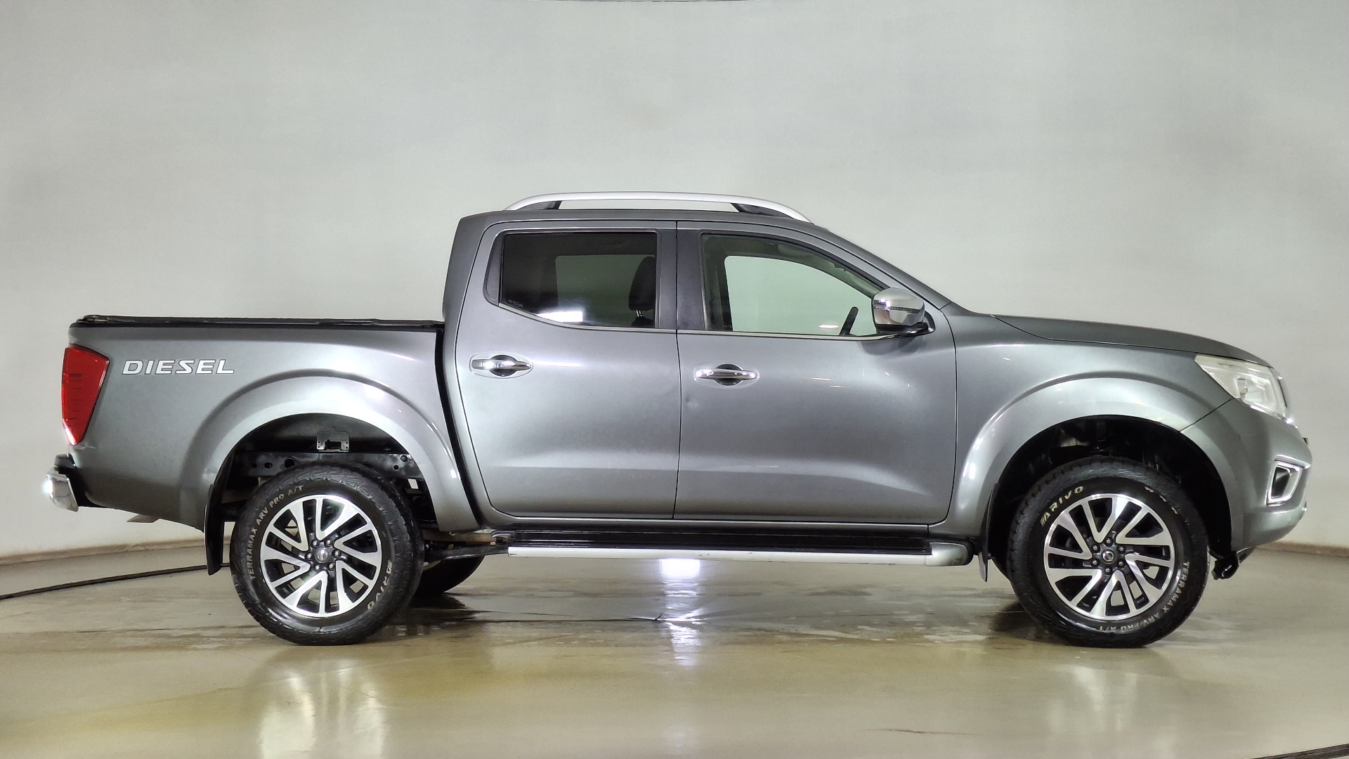 Nissan Np300 — foto 4 de 16