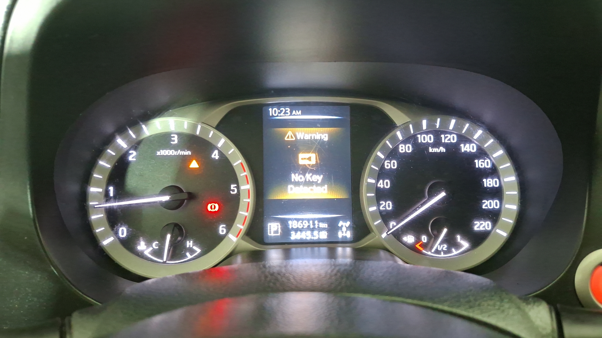 Nissan Np300 — foto 9 de 16