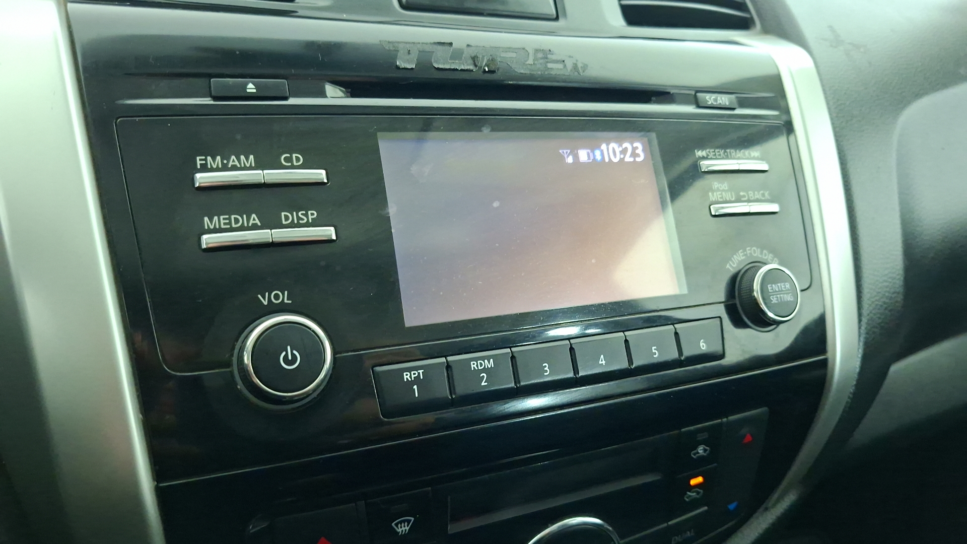 Nissan Np300 — foto 10 de 16