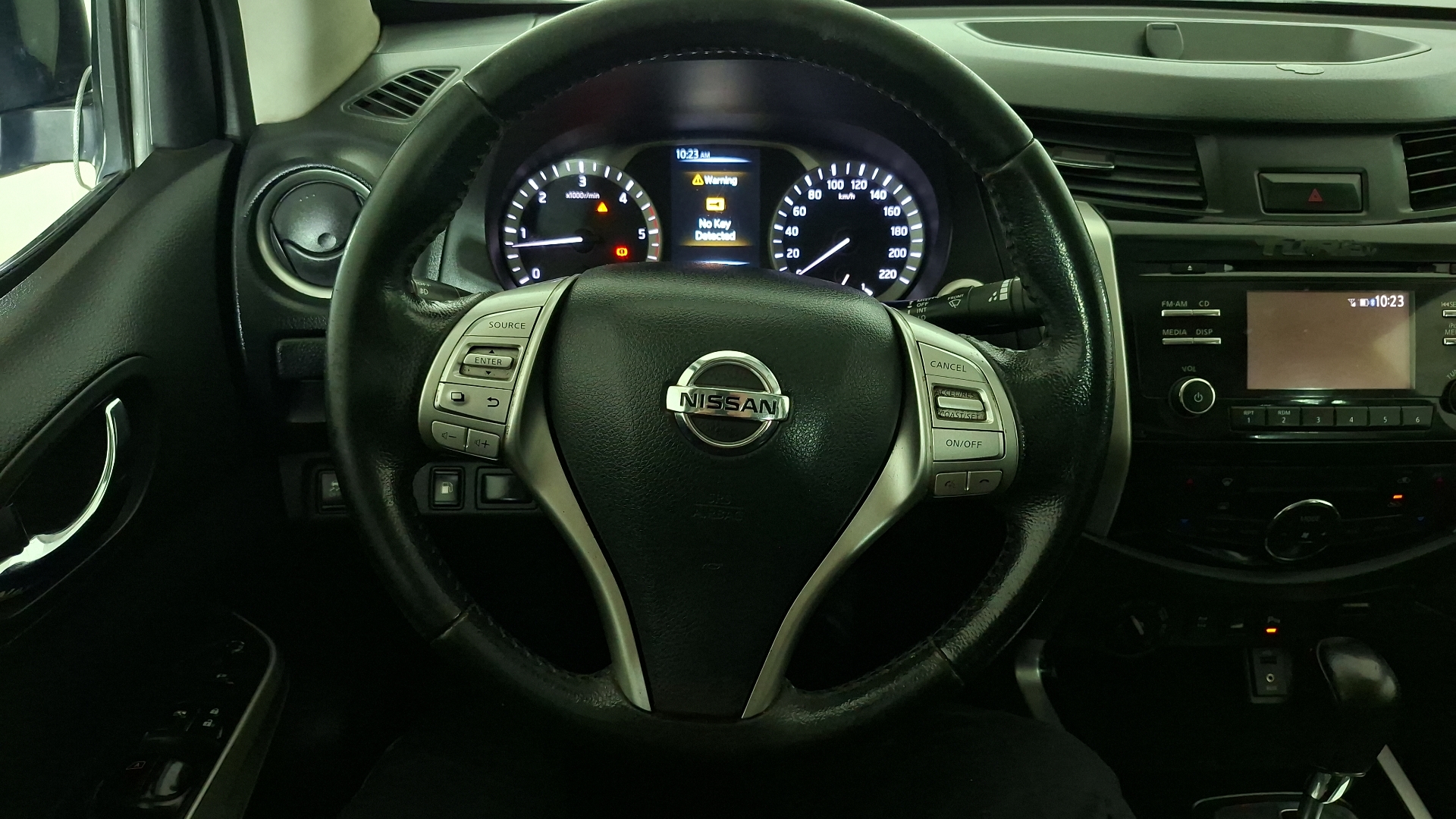 Nissan Np300 — foto 8 de 16