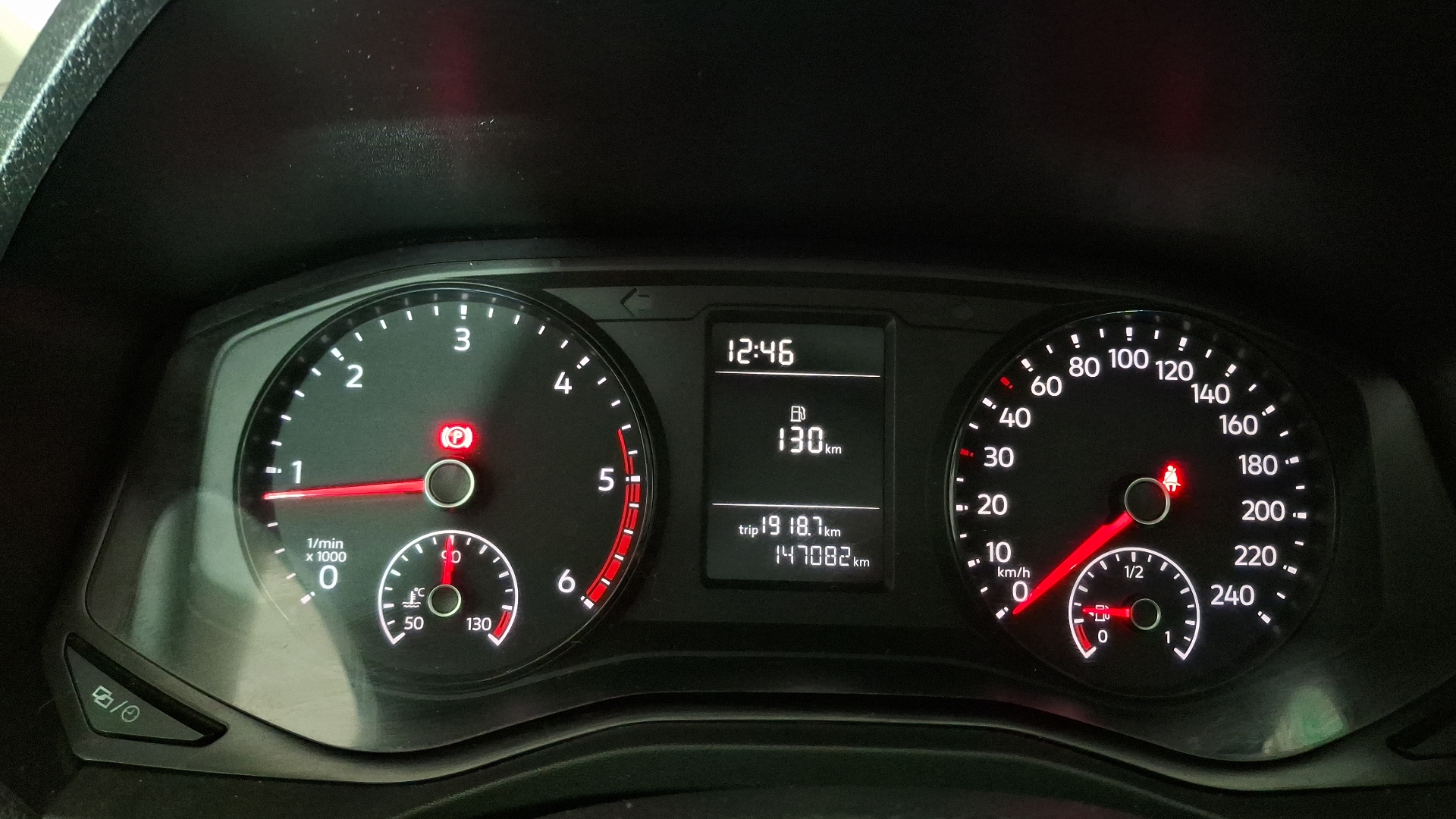 Volkswagen Amarok — foto 9 de 15