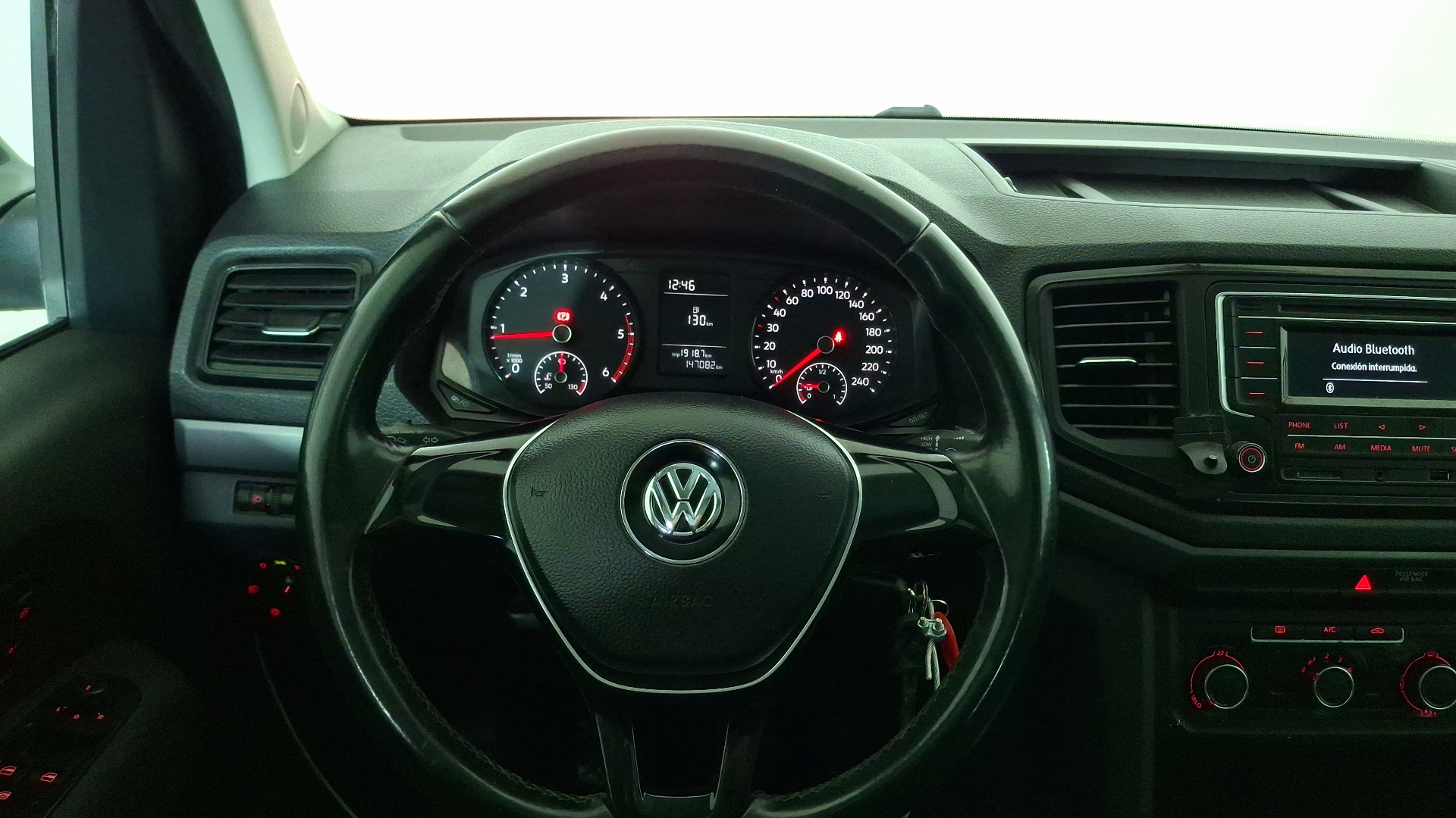 Volkswagen Amarok — foto 8 de 15