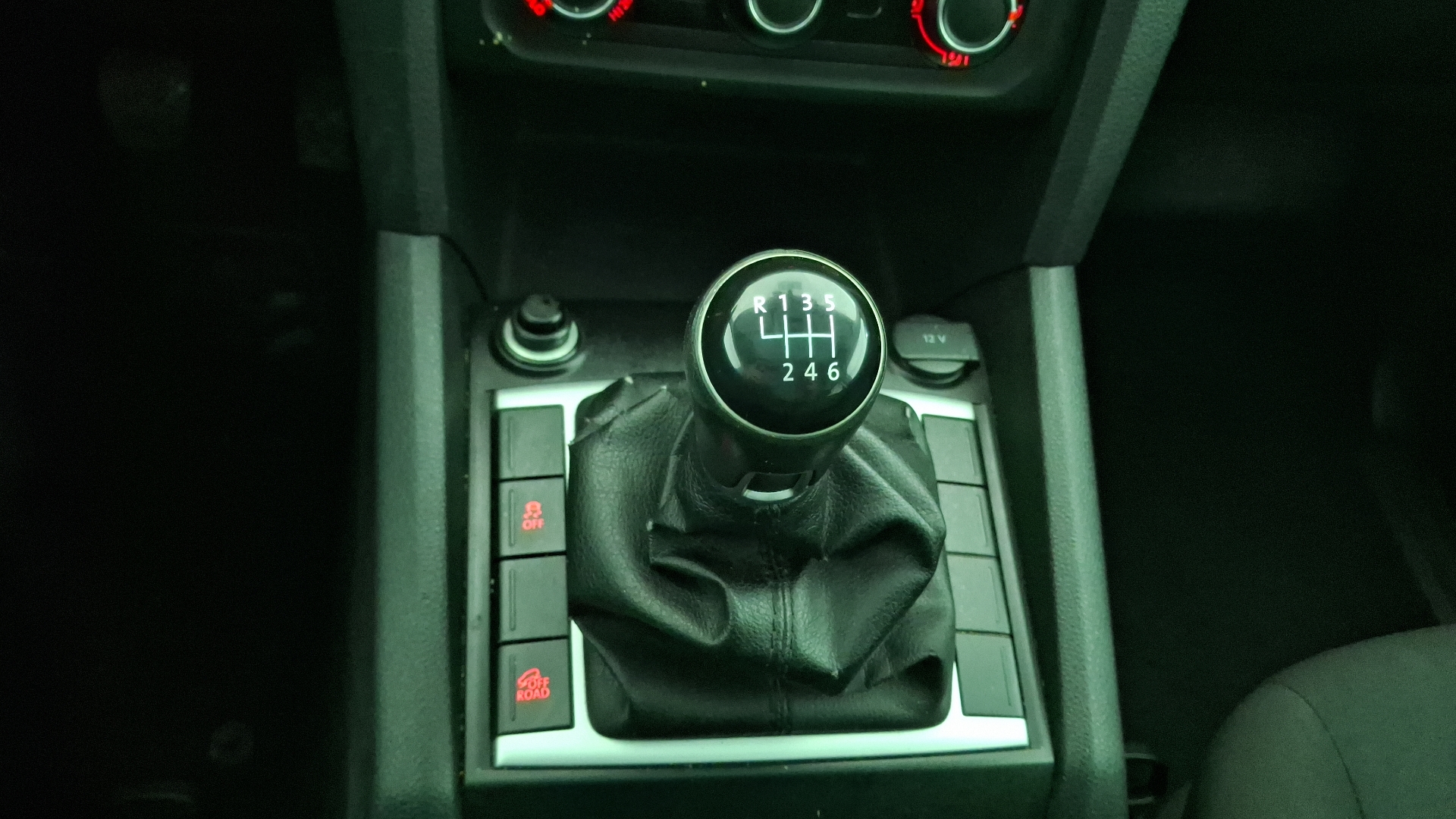 Volkswagen Amarok — foto 11 de 15