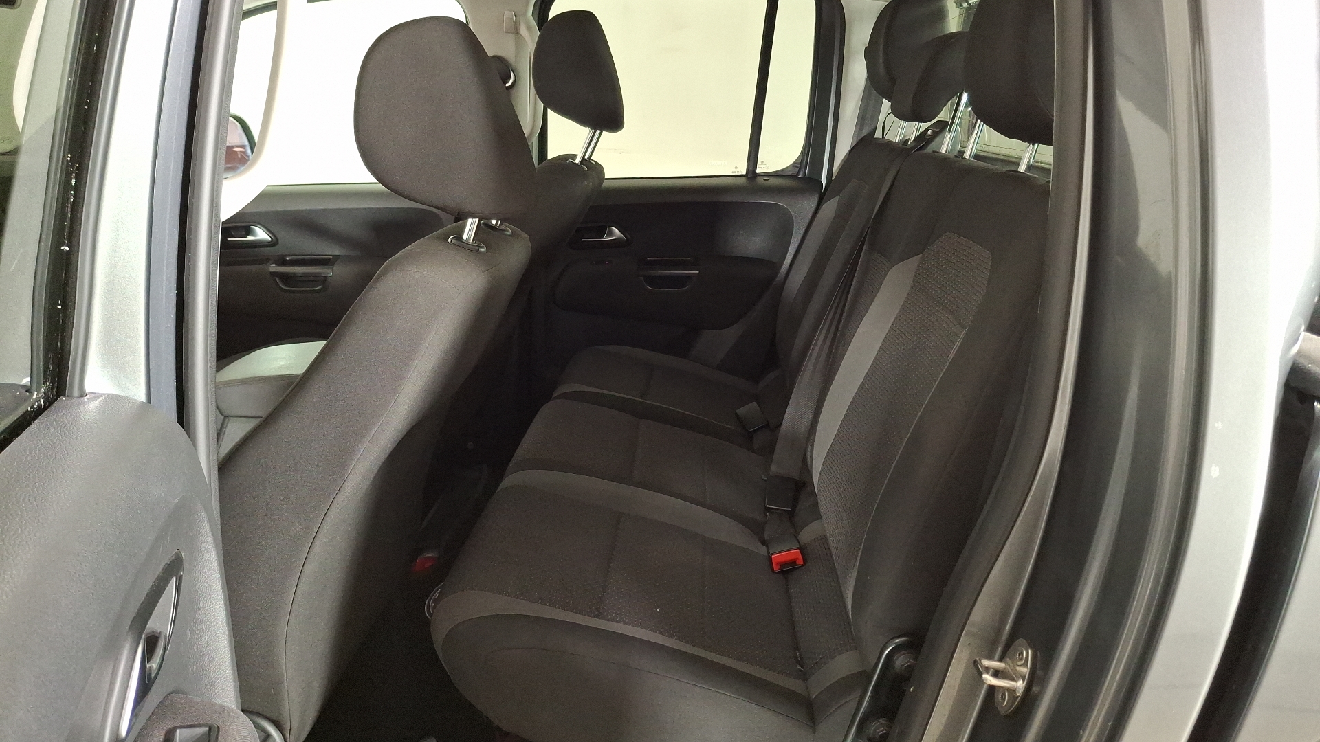 Volkswagen Amarok — foto 13 de 15