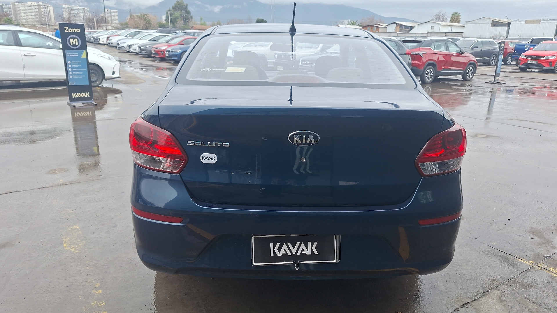 KIA Soluto — foto 3 de 15
