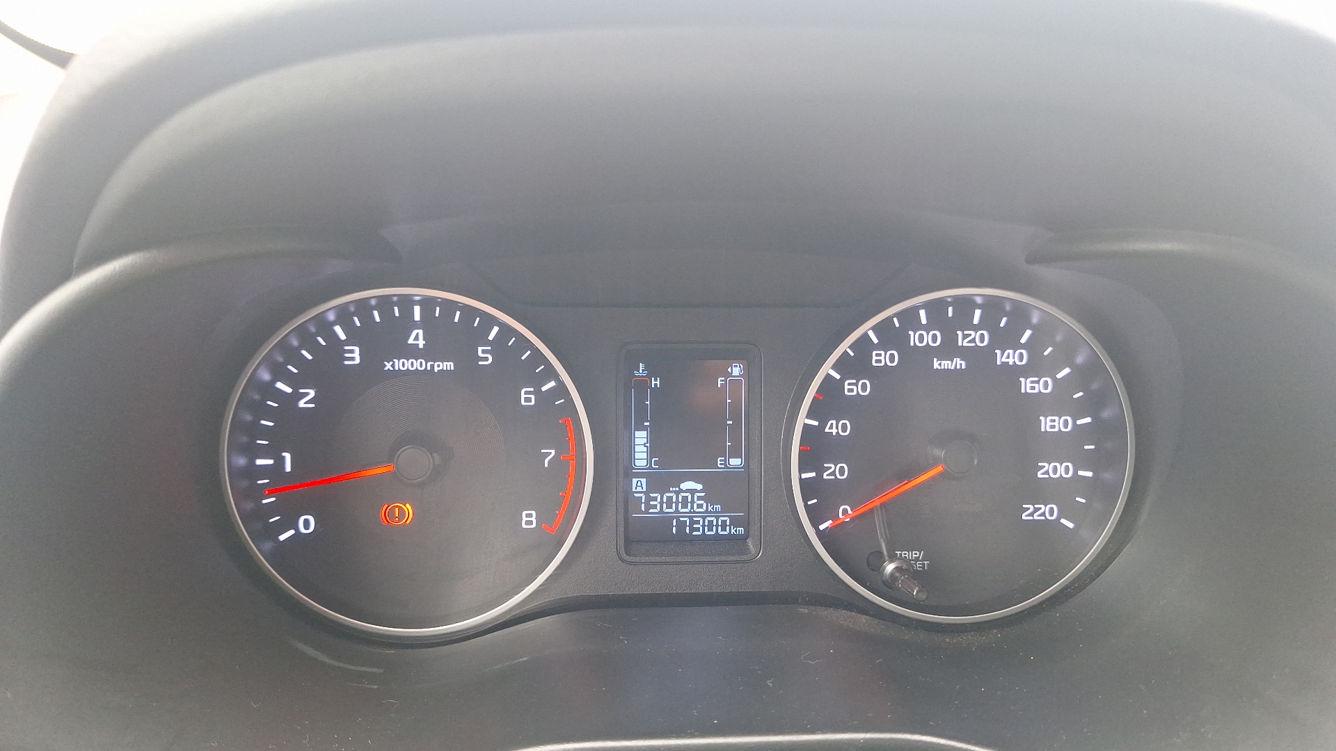KIA Soluto — foto 9 de 15