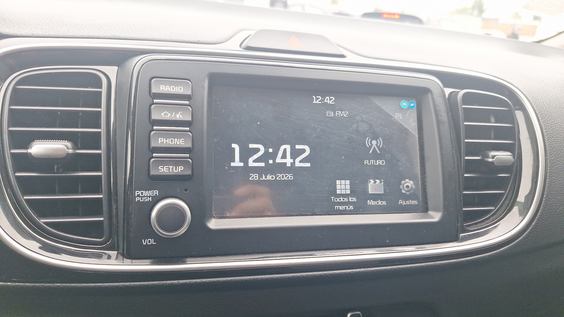 KIA Soluto — foto 10 de 15