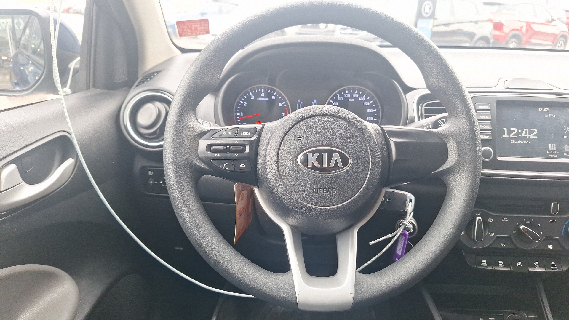 KIA Soluto — foto 8 de 15