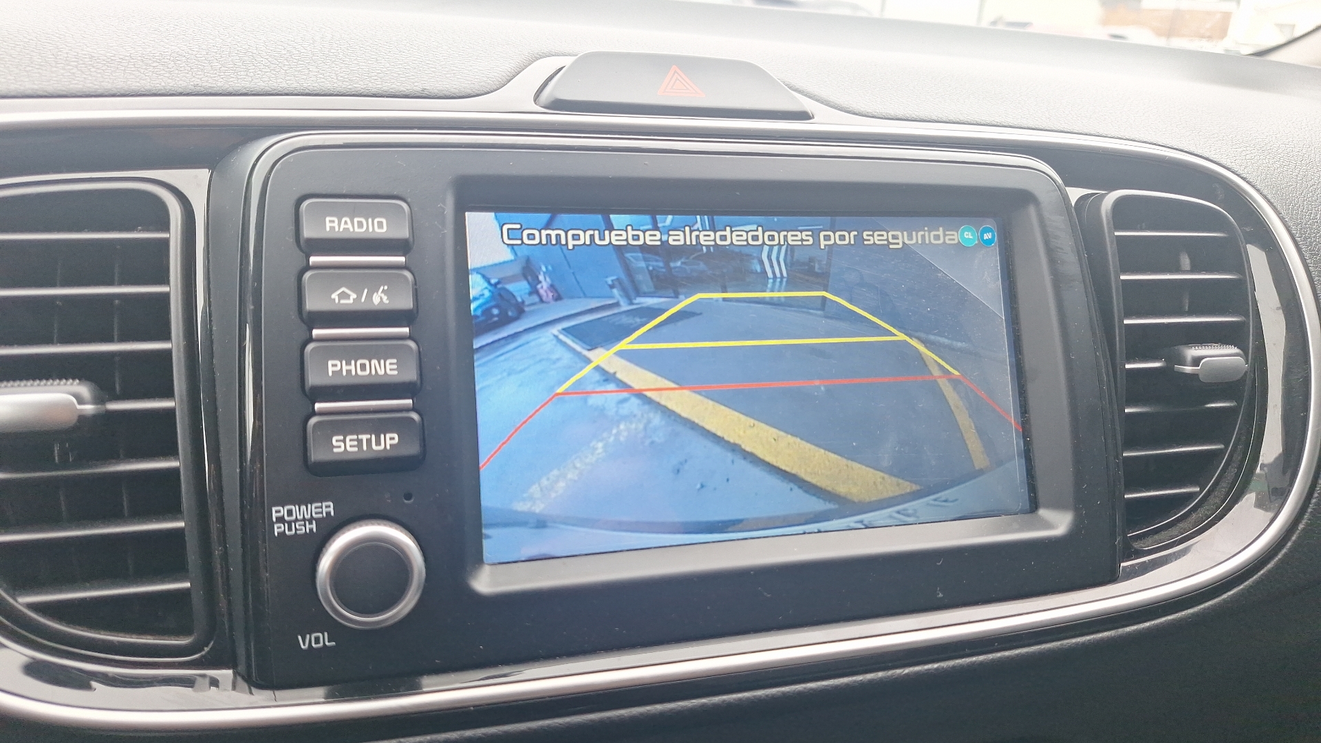 KIA Soluto — foto 12 de 15
