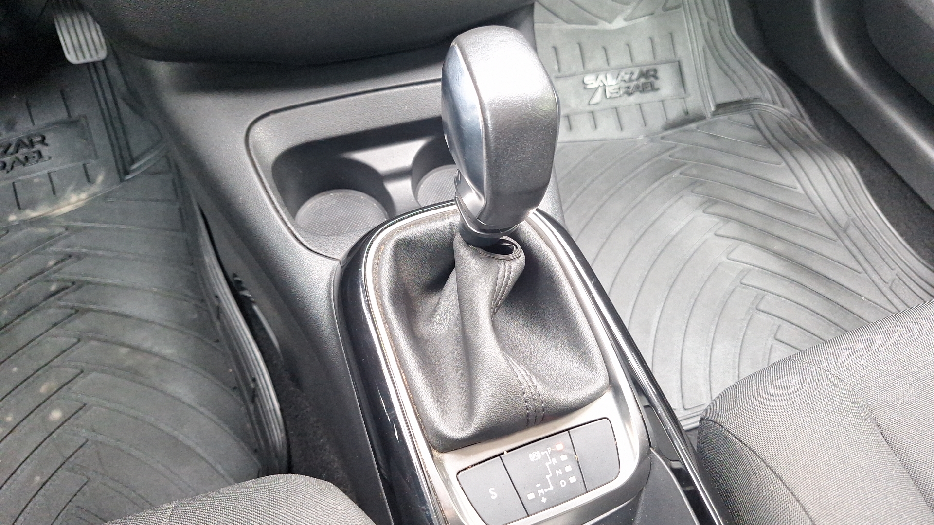 Citroën C4 Cactus — foto 11 de 15