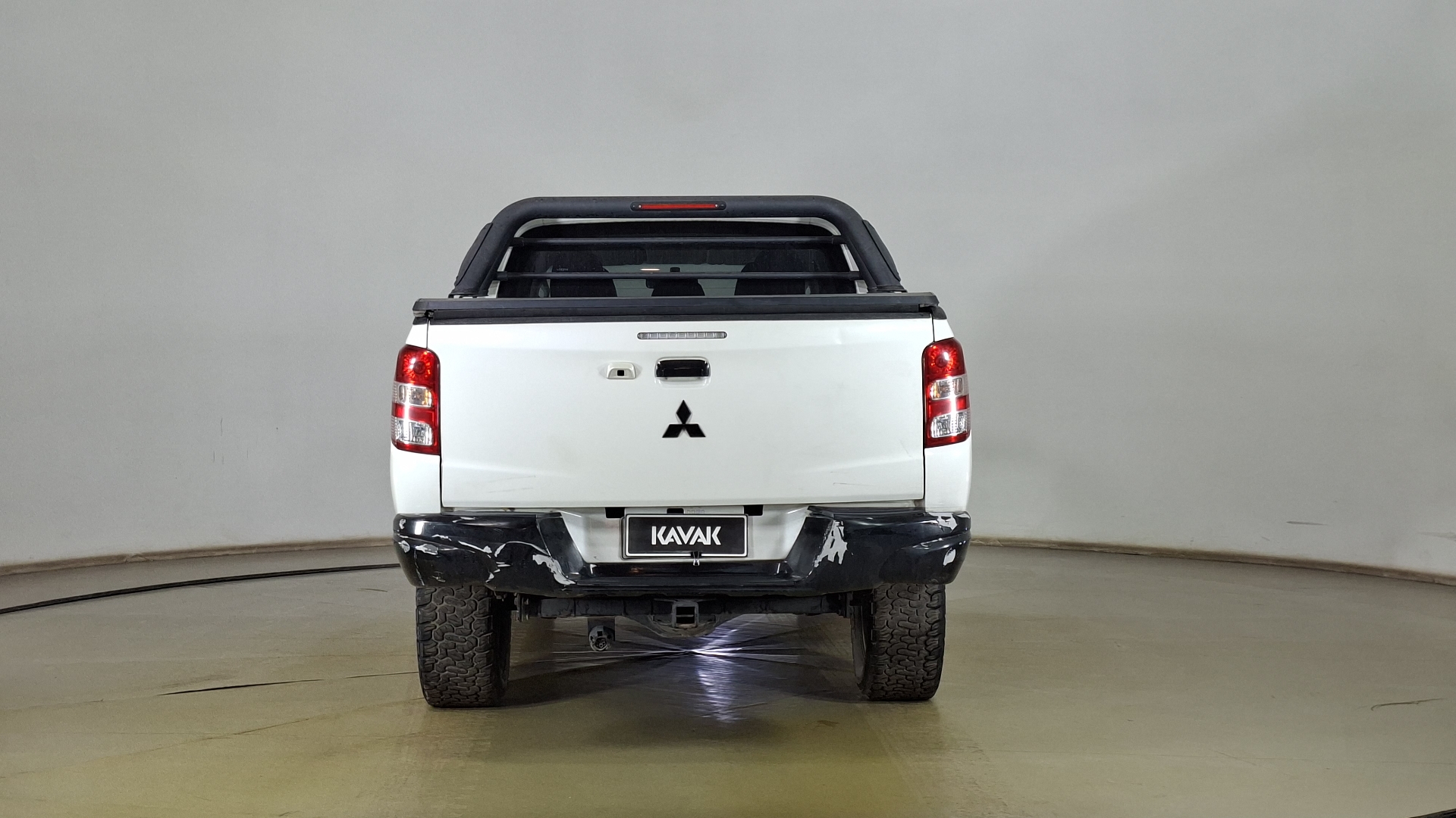 Mitsubishi L200 — foto 5 de 16