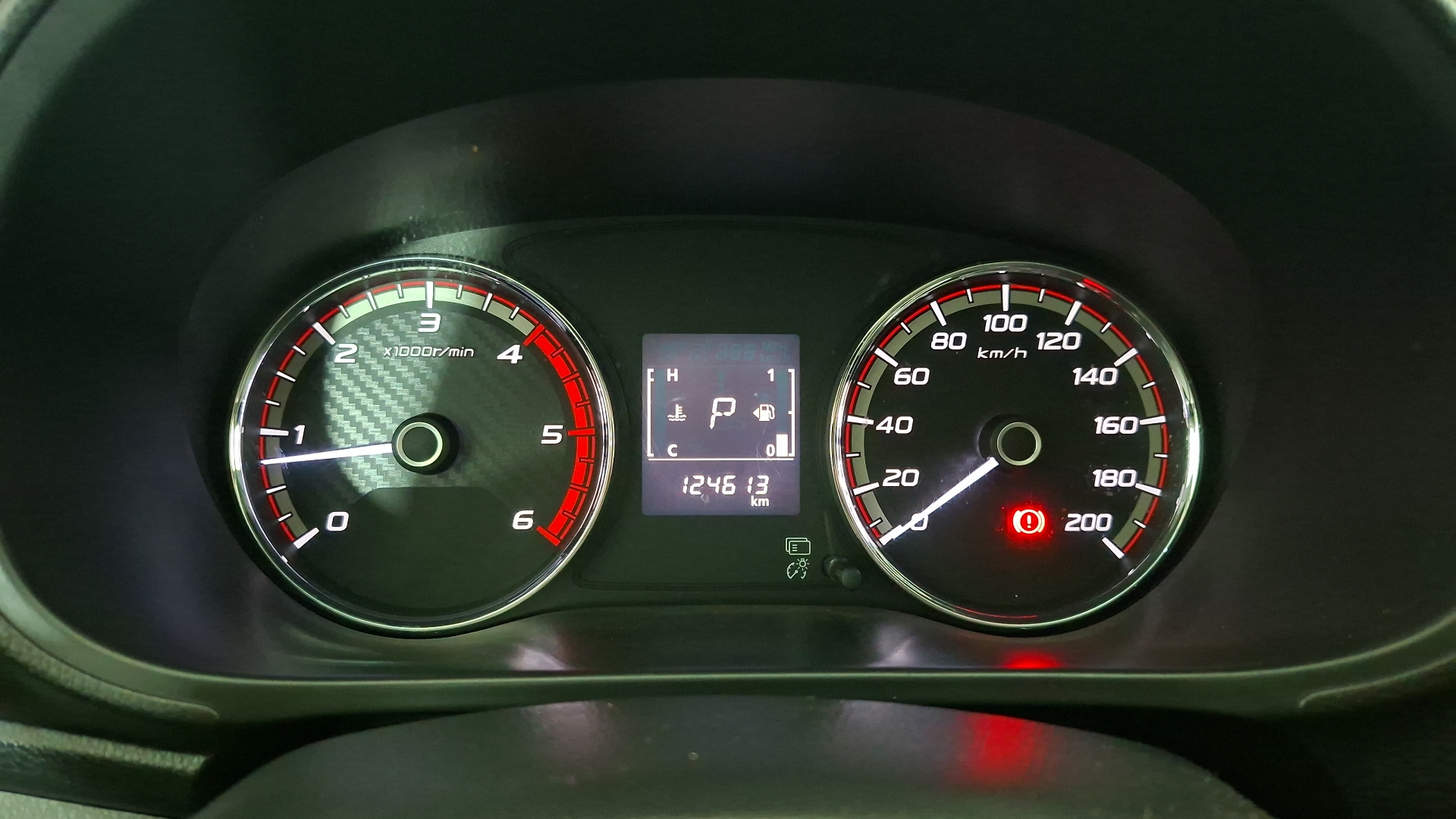 Mitsubishi L200 — foto 9 de 16