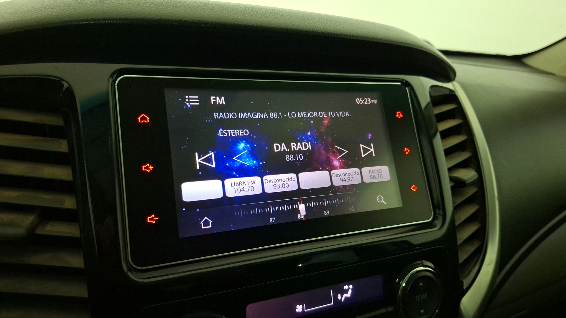 Mitsubishi L200 — foto 10 de 16