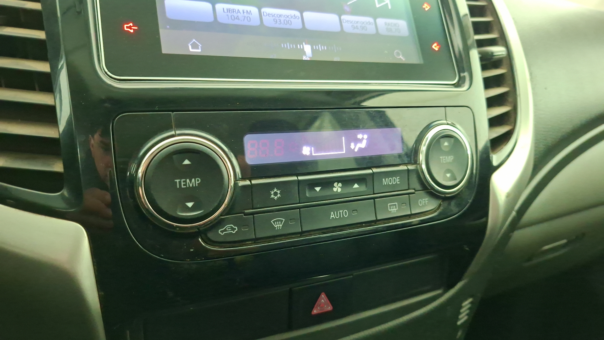 Mitsubishi L200 — foto 15 de 16