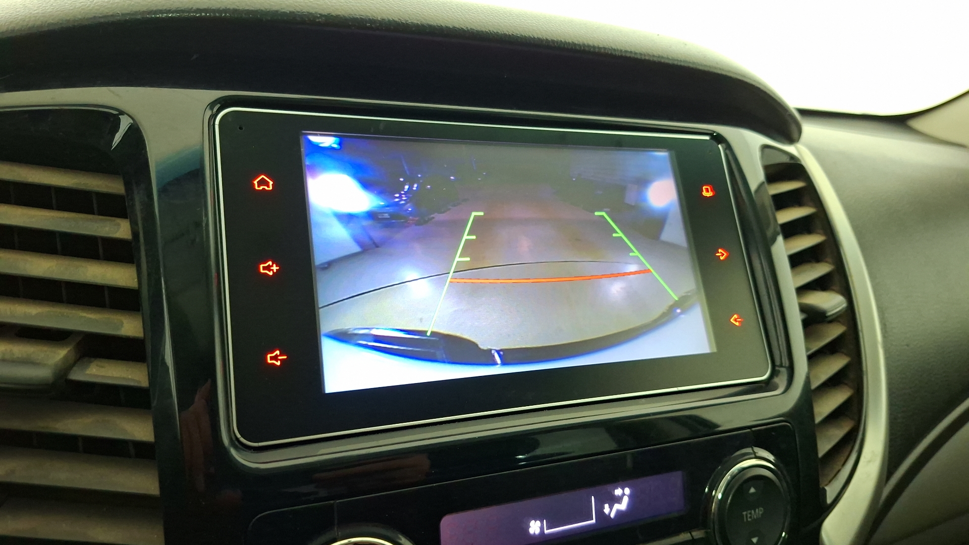 Mitsubishi L200 — foto 12 de 16