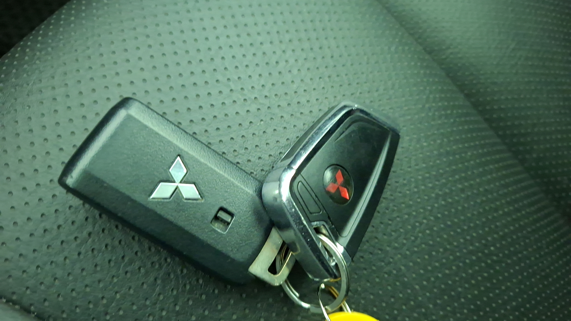 Mitsubishi L200 — foto 16 de 16