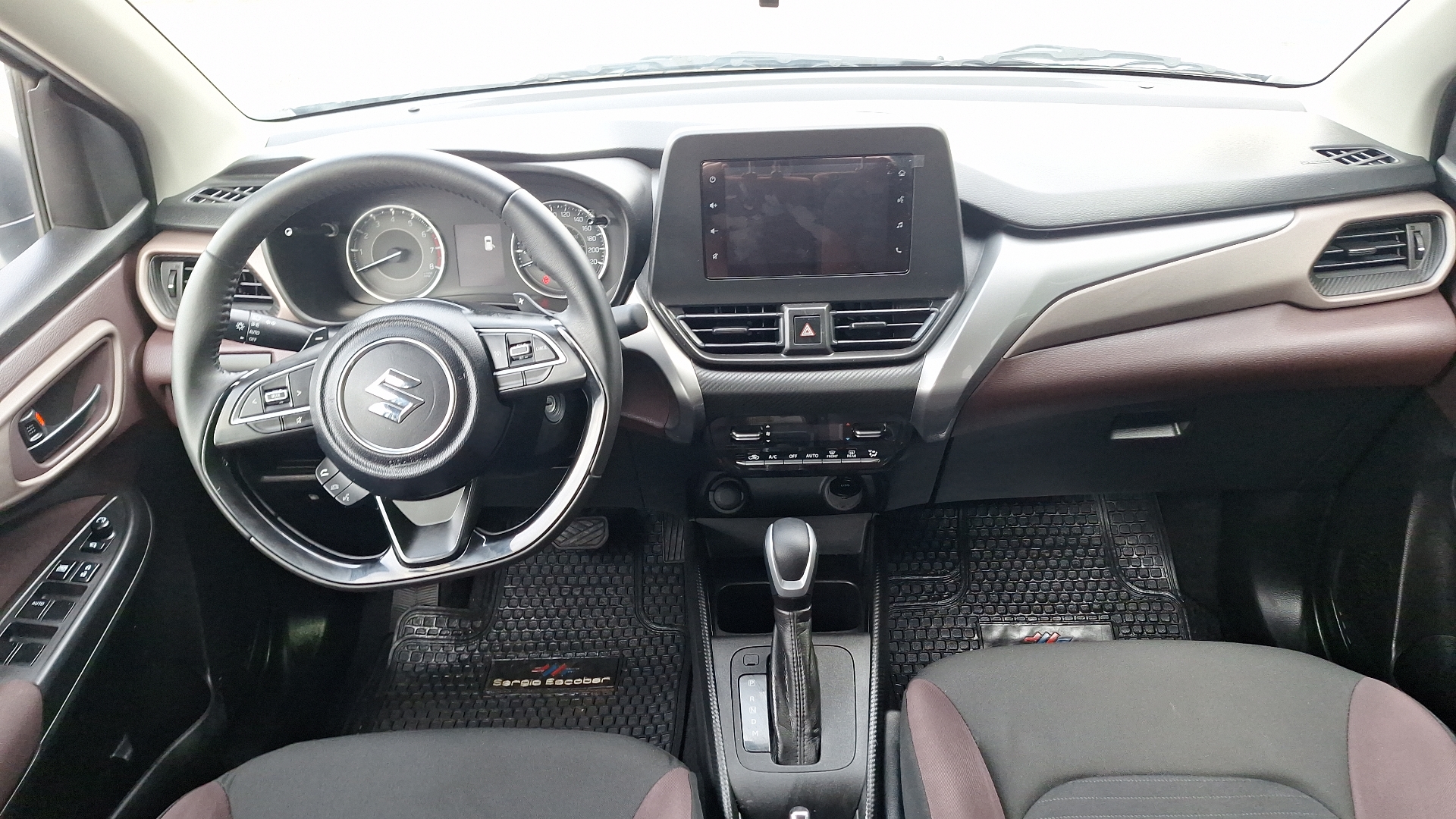 Suzuki Fronx — foto 6 de 15