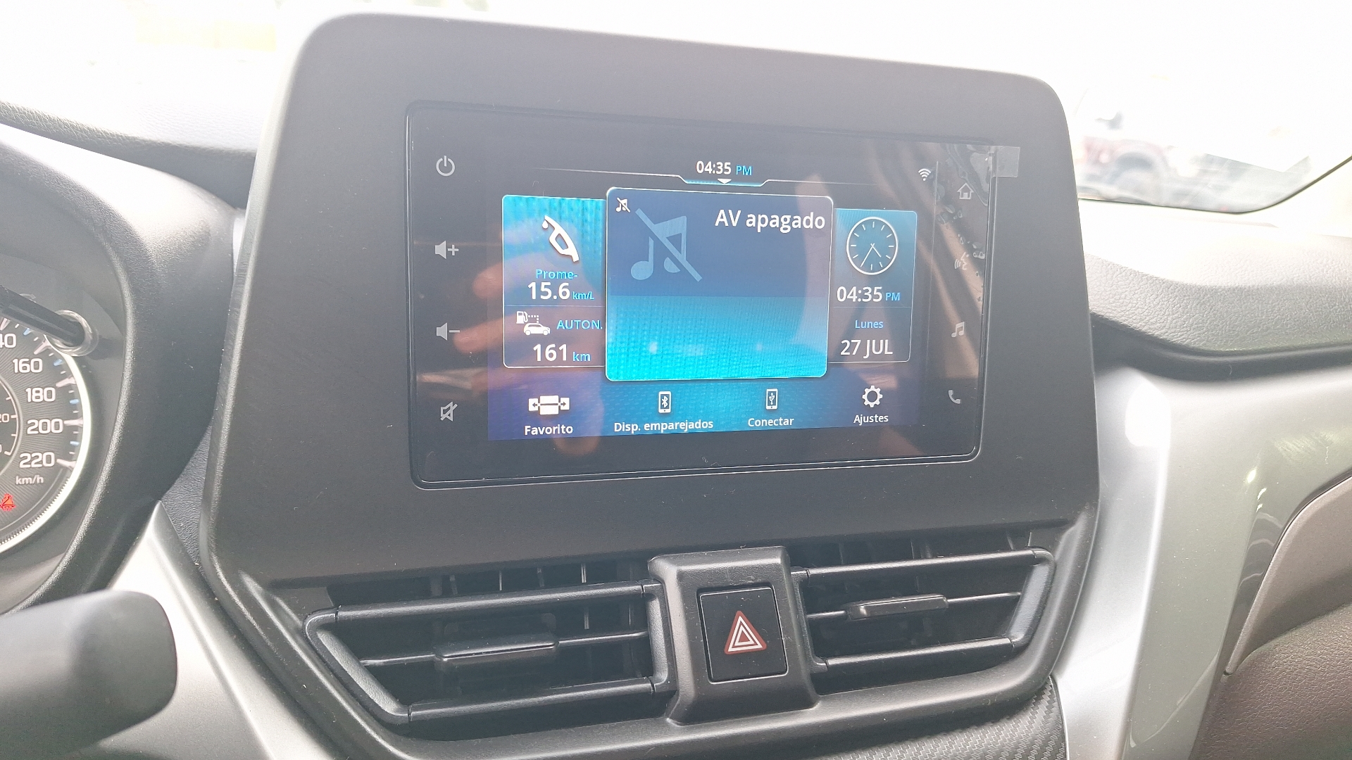 Suzuki Fronx — foto 10 de 15