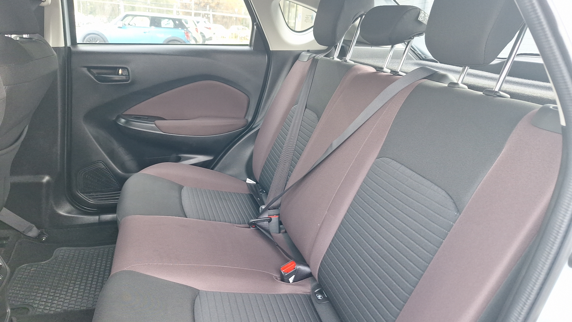 Suzuki Fronx — foto 13 de 15