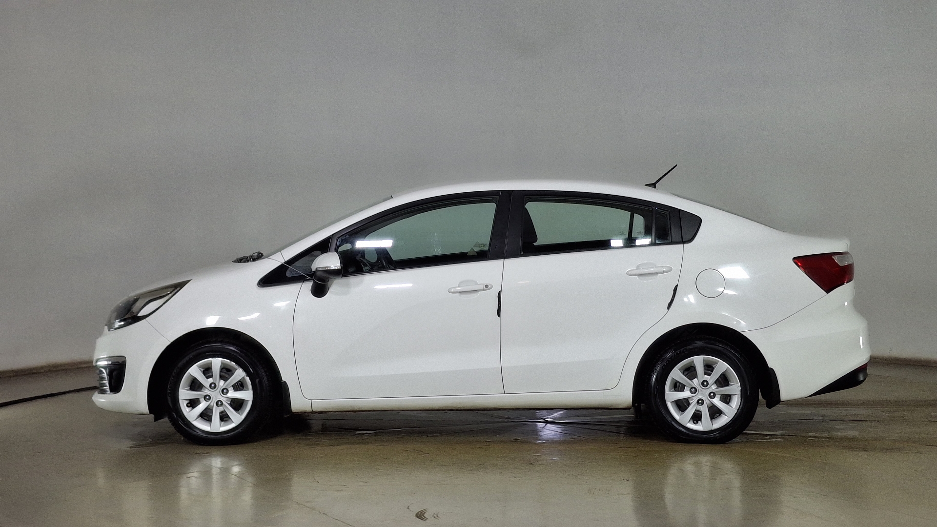 KIA Rio4 — foto 7 de 15
