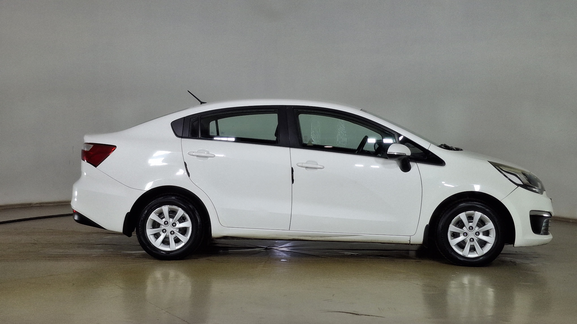 KIA Rio4 — foto 4 de 15