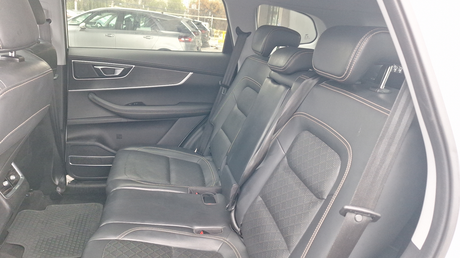 Chery Tiggo 8 — foto 15 de 17