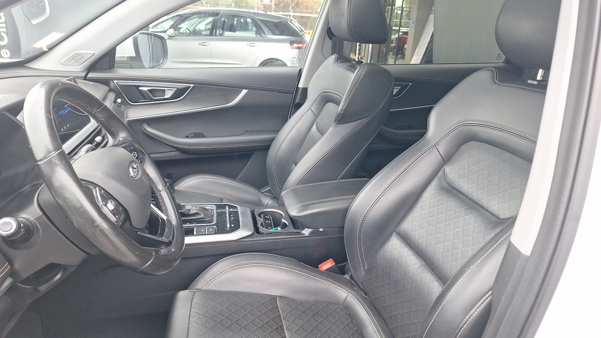 Chery Tiggo 8 — foto 16 de 17