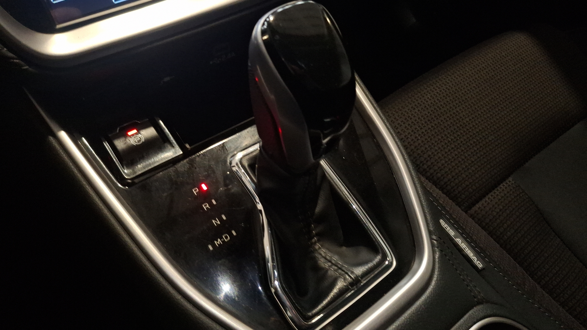 Subaru Outback — foto 11 de 16