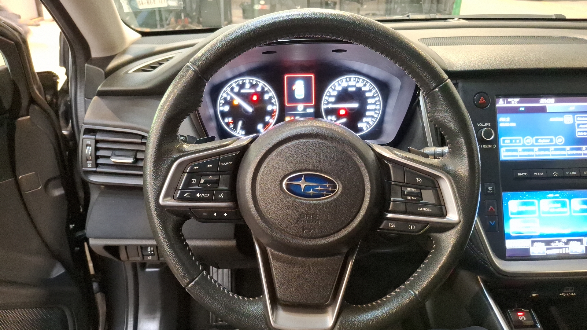 Subaru Outback — foto 8 de 16