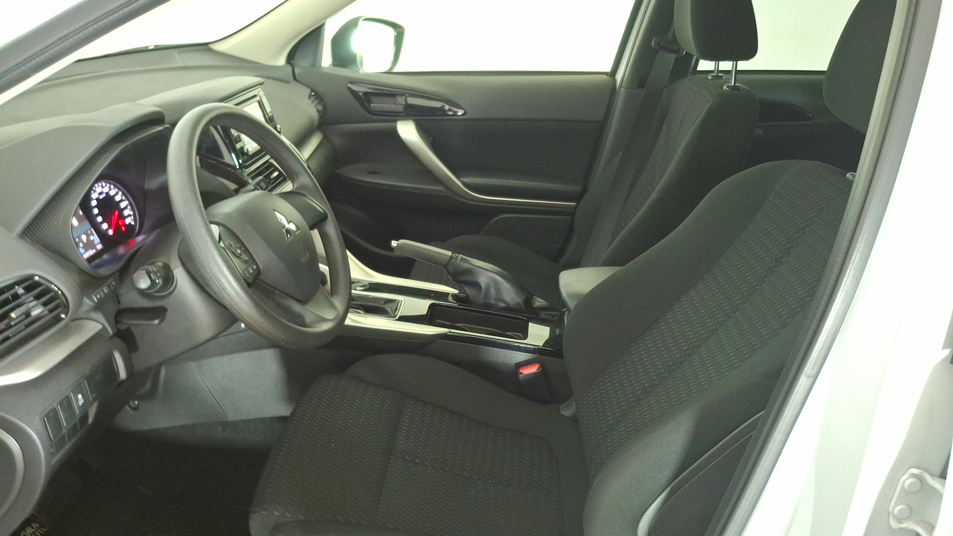 Mitsubishi Eclipse Cross — foto 13 de 16
