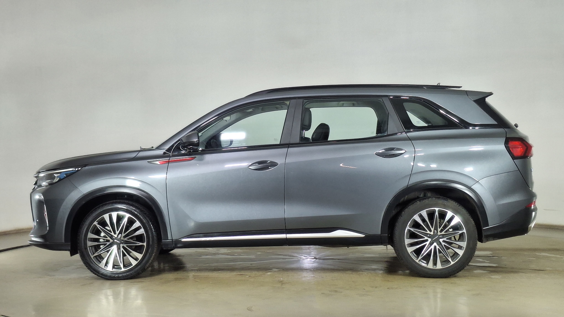 DFSK Suv600 — foto 7 de 17