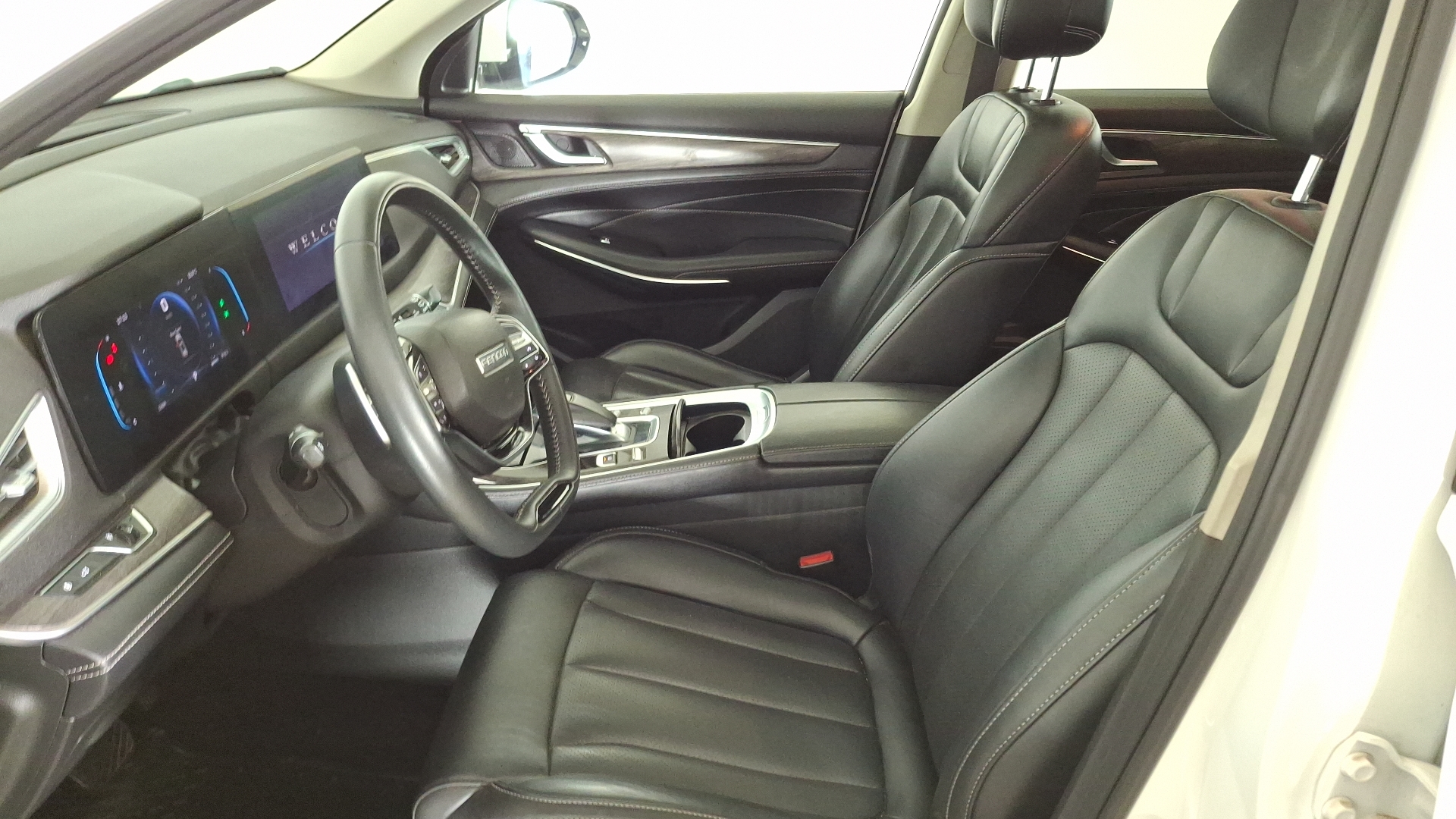 DFSK Suv600 — foto 14 de 18