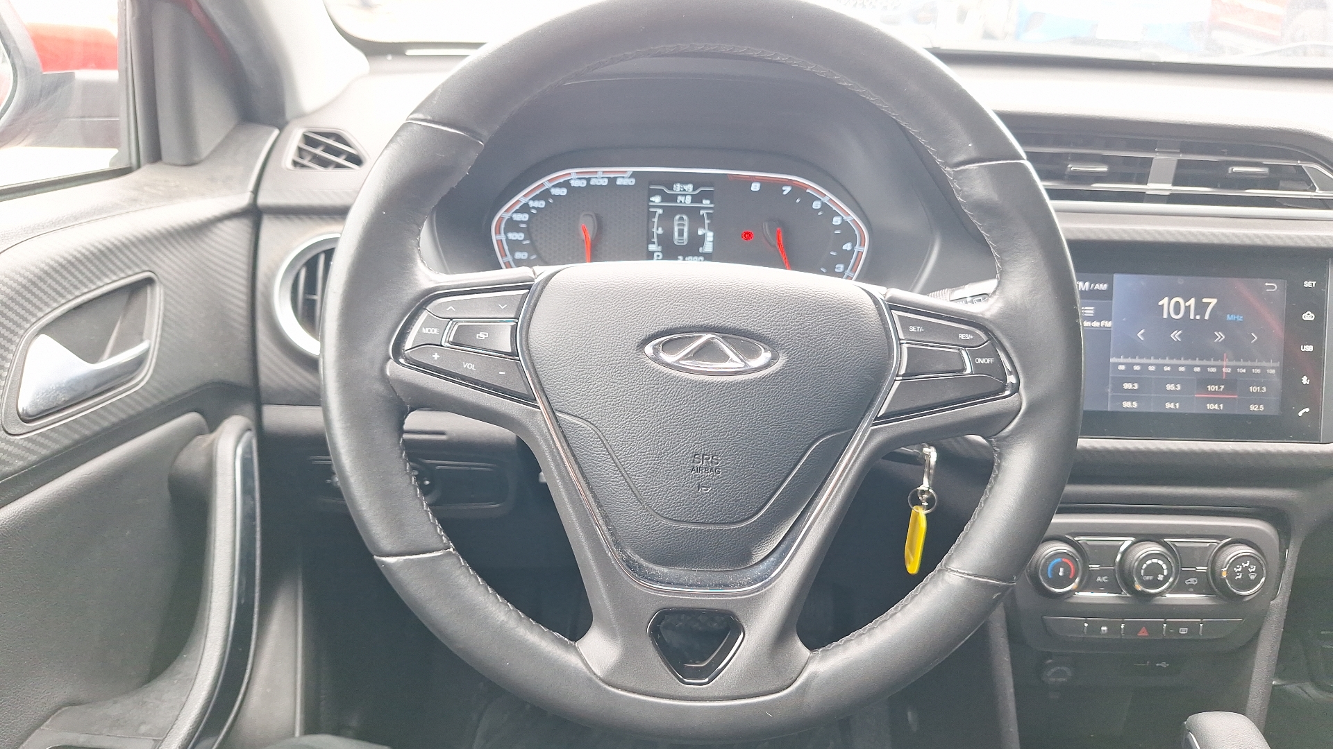 Chery Tiggo 2 — foto 8 de 15