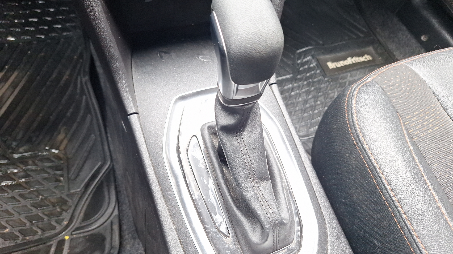 Chery Tiggo 2 — foto 11 de 15