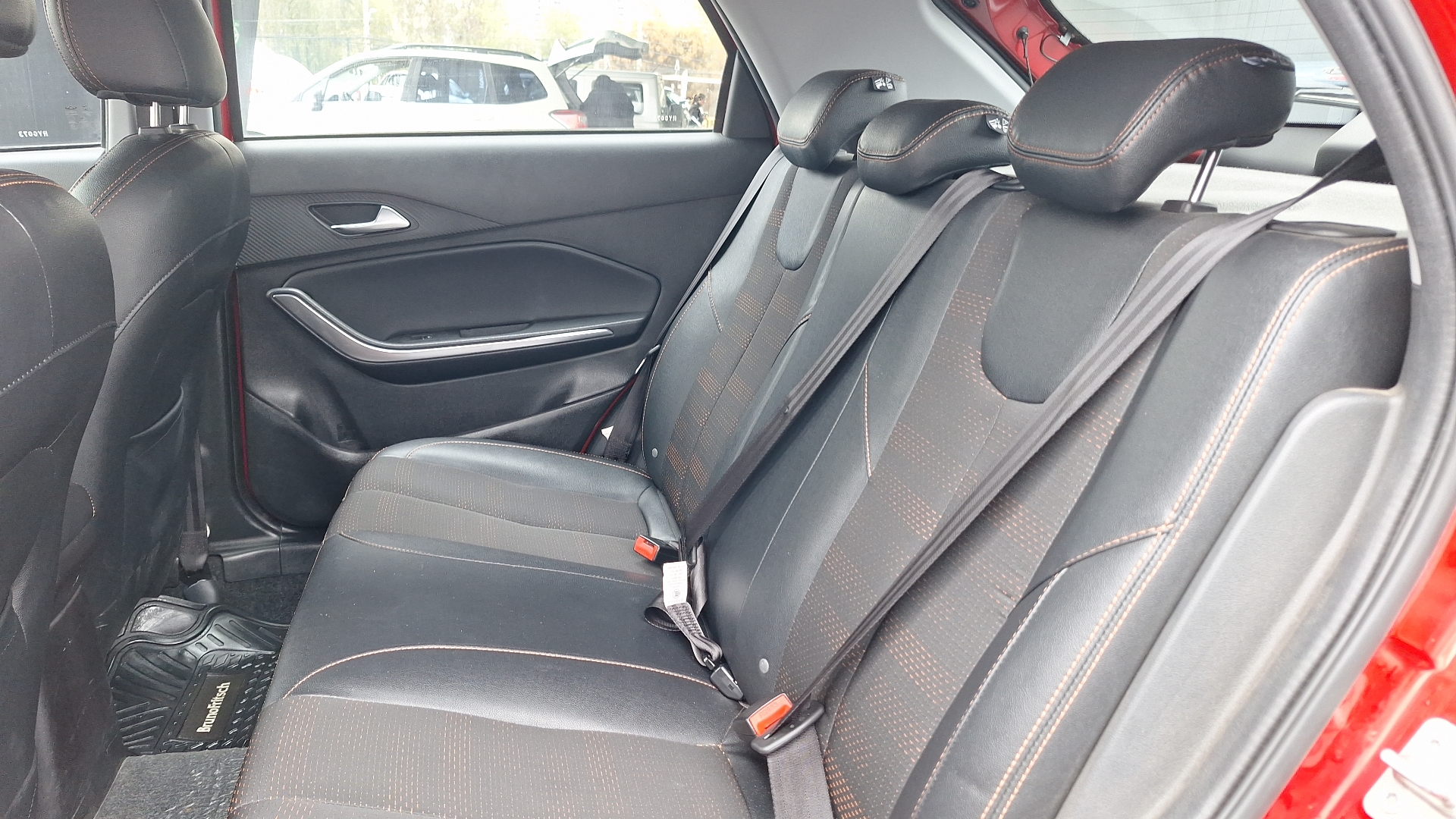 Chery Tiggo 2 — foto 13 de 15