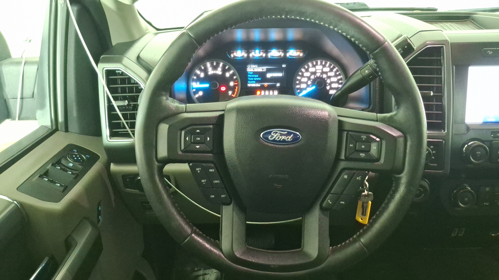 Ford F-150 — foto 8 de 16