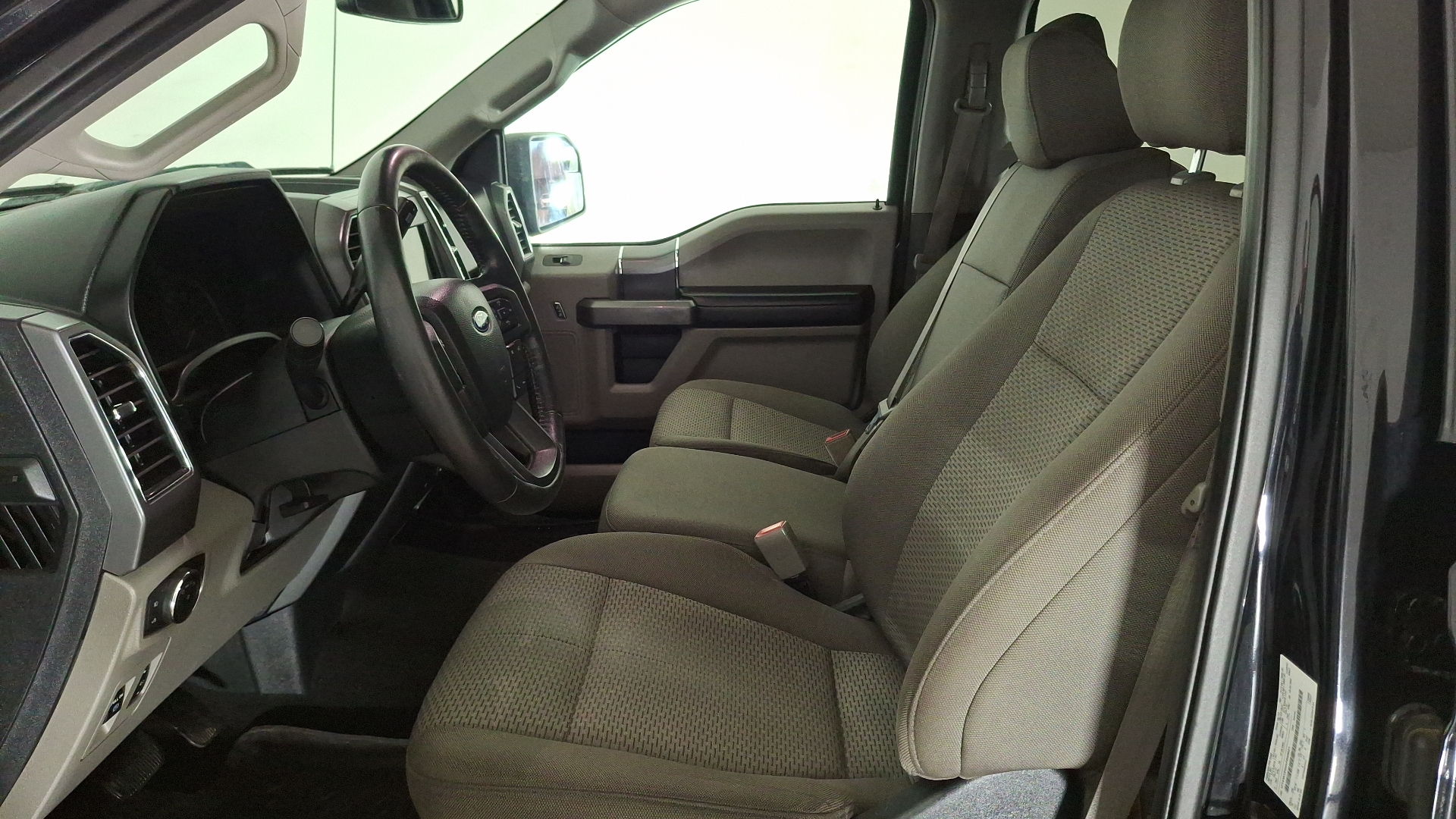 Ford F-150 — foto 13 de 16