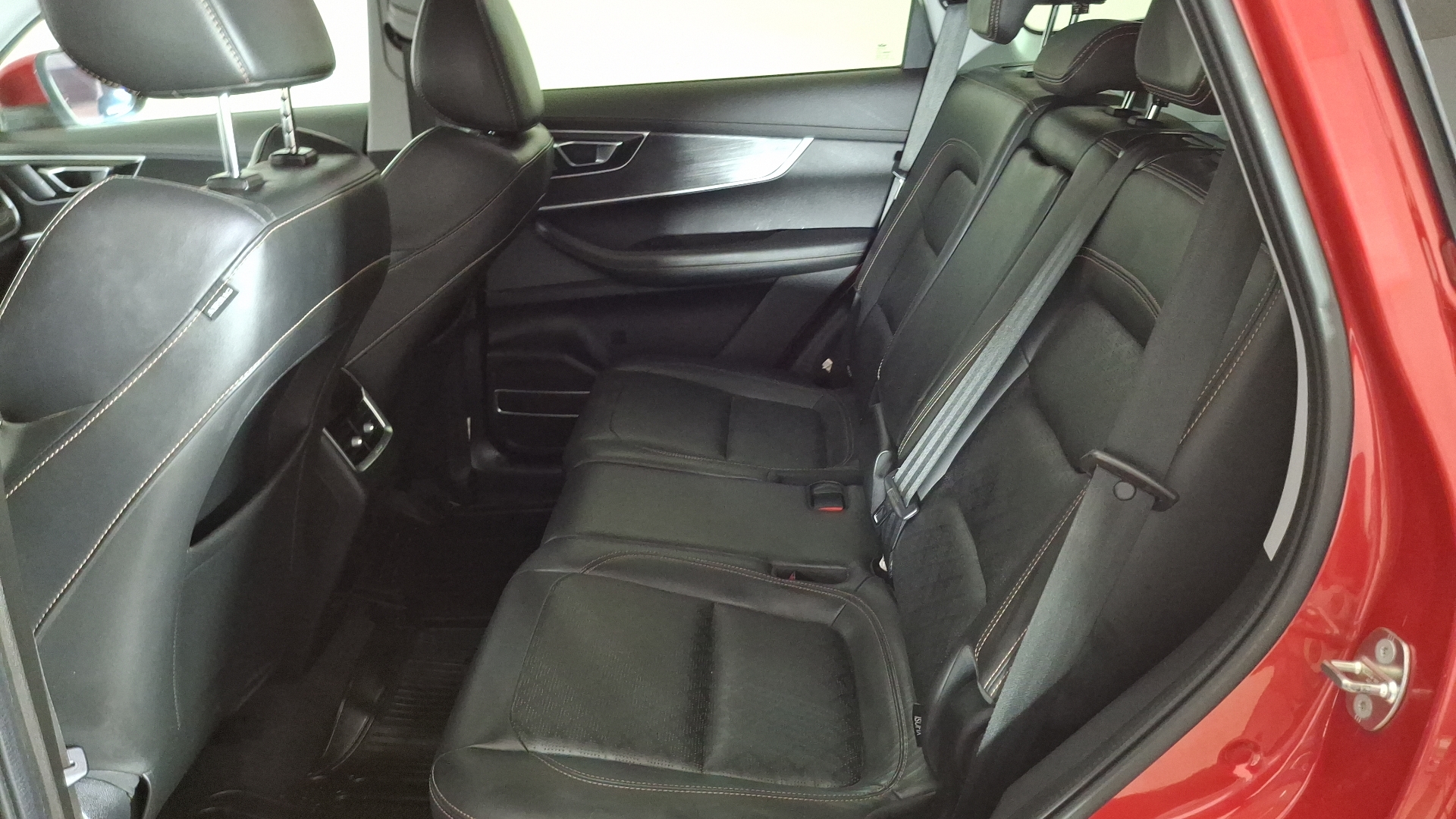 Chery Tiggo 8 — foto 14 de 16