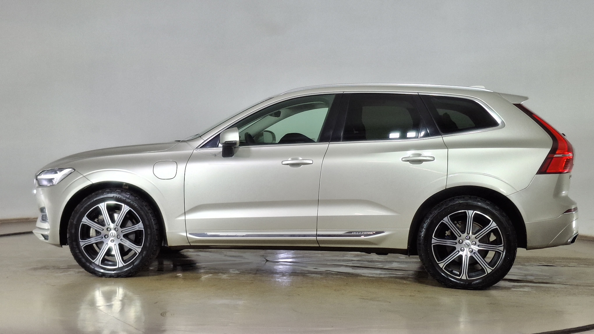 Volvo XC60 — foto 7 de 17