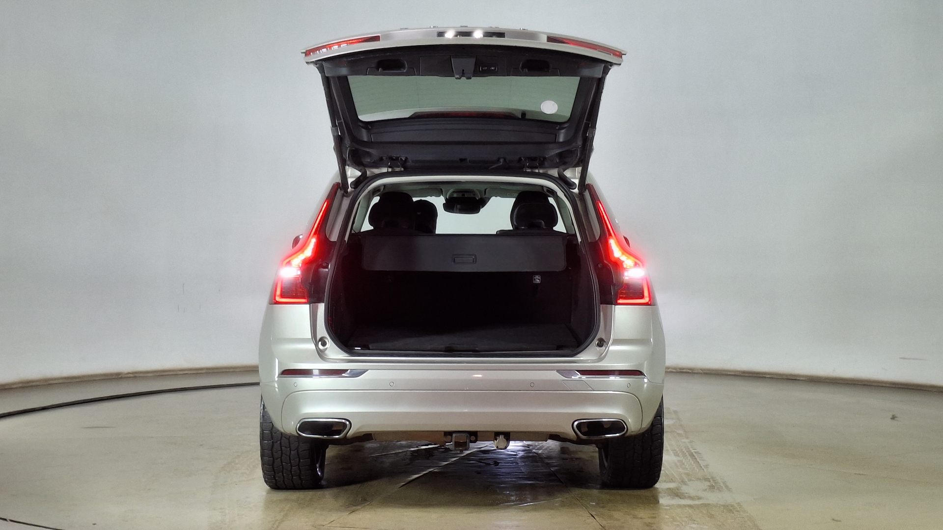 Volvo XC60 — foto 6 de 17