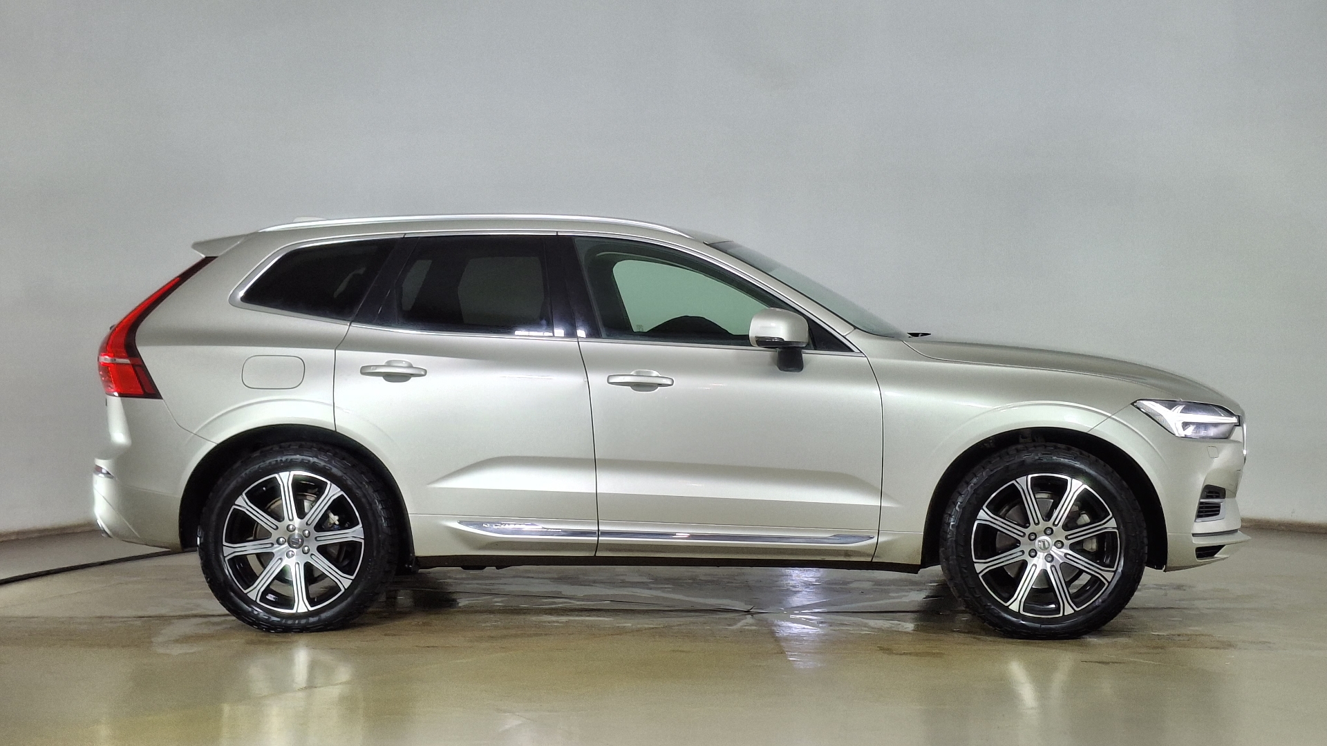 Volvo XC60 — foto 4 de 17