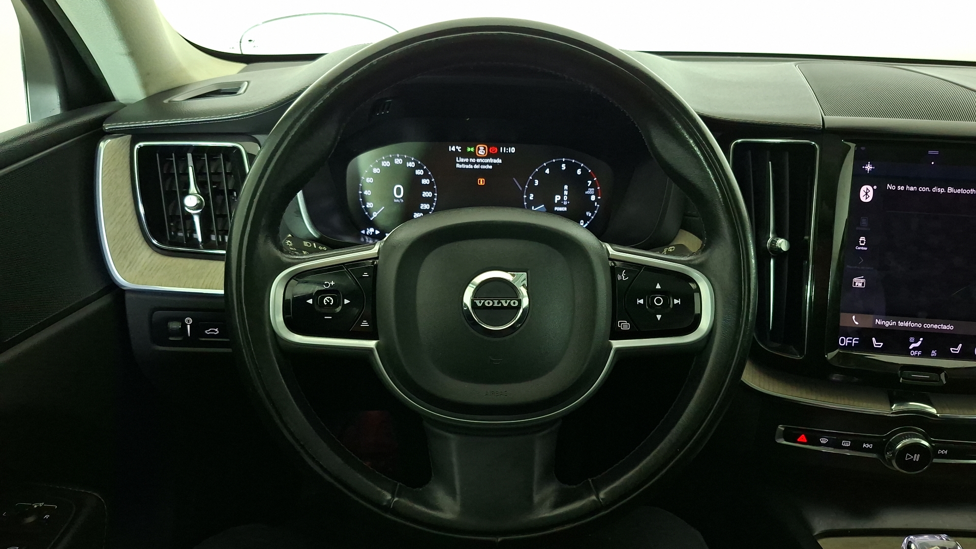 Volvo XC60 — foto 8 de 17