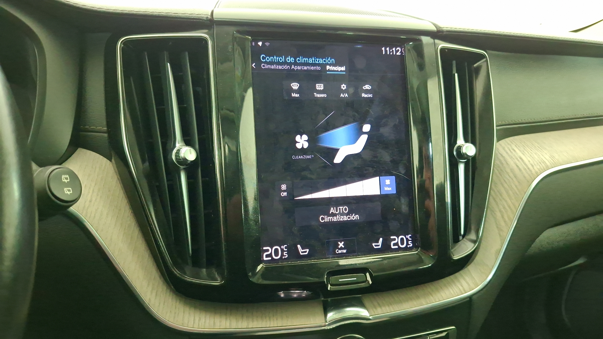 Volvo XC60 — foto 16 de 17