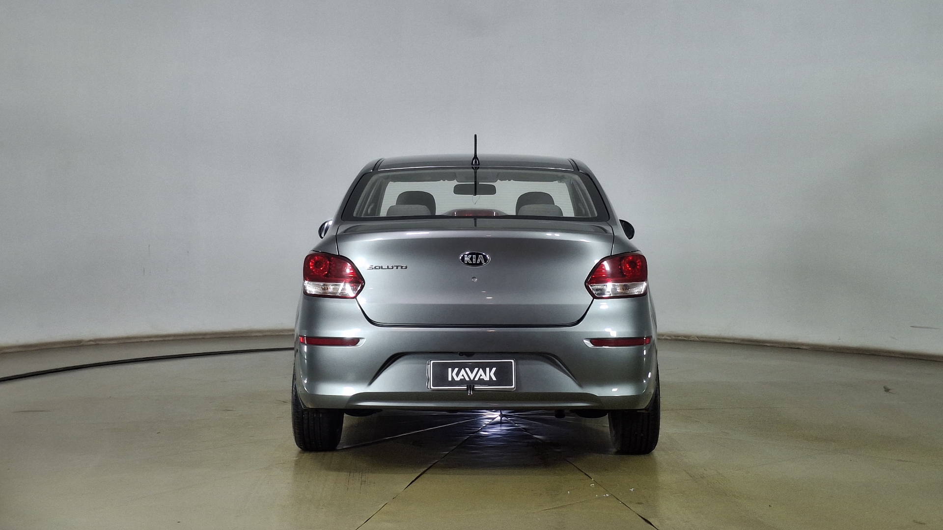KIA Soluto — foto 5 de 16